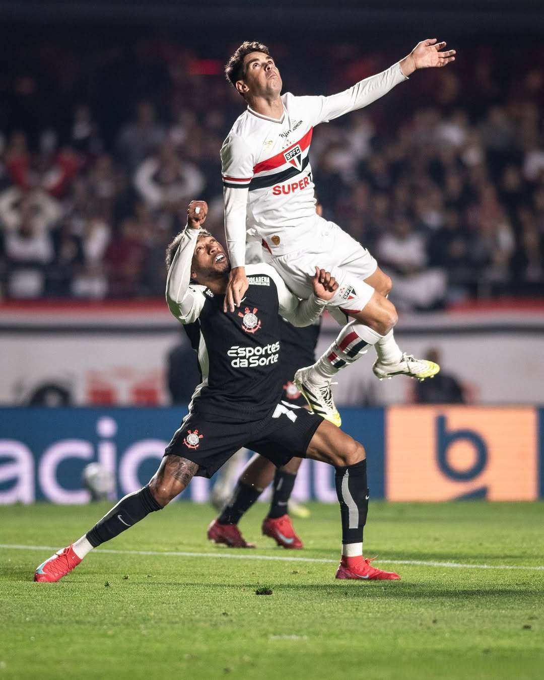 爱游戏体育- c罗十大残暴级进球!守门员这哪是人干的事啊 