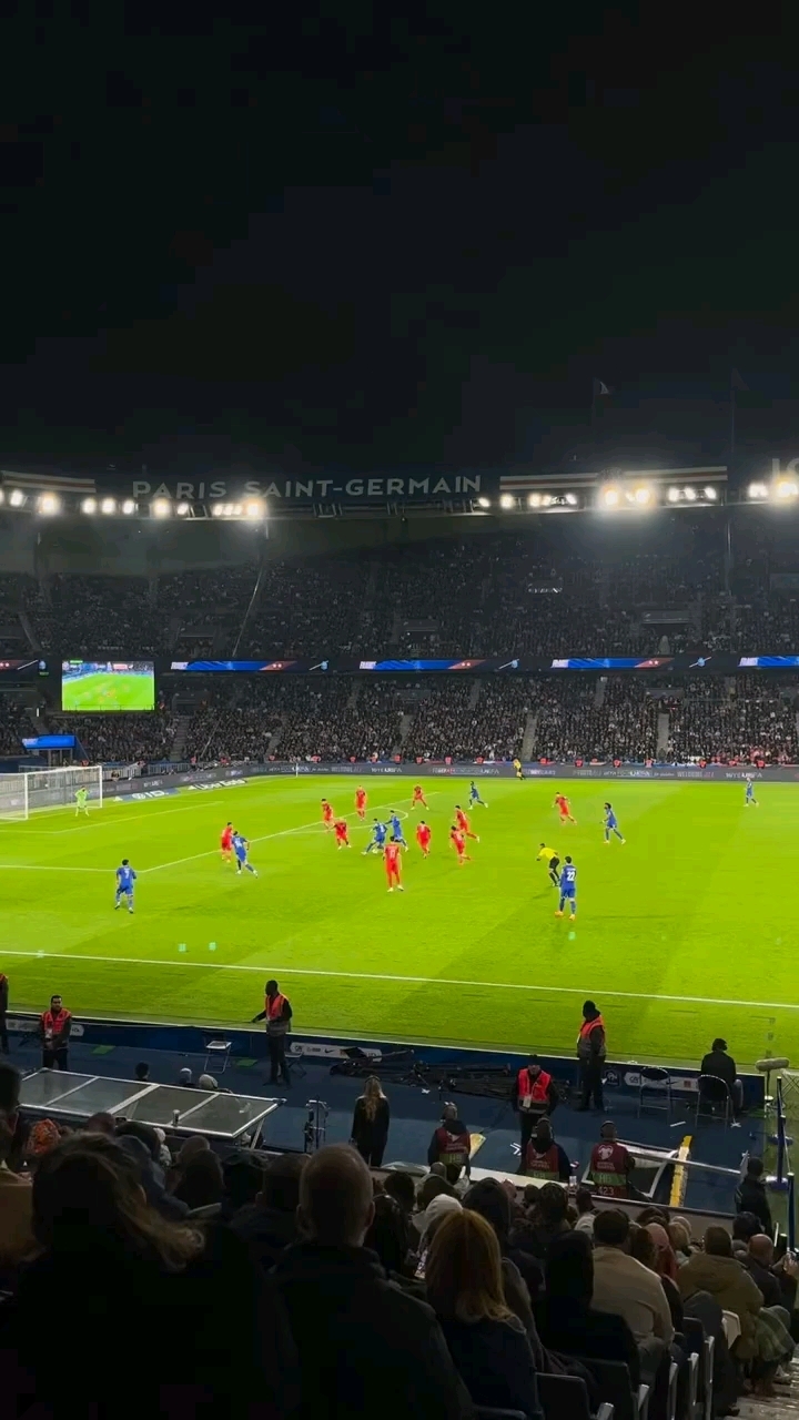 爱游戏-姆巴佩回归赛场，大胜首场状态亮眼，加拿大队观众沸腾！的简单介绍