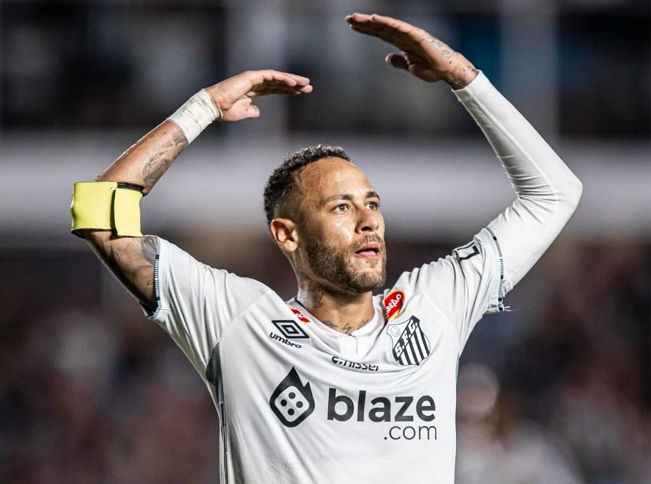 AYX-内马尔回归赛场，逆转首场状态亮眼，快船观众沸腾！的简单介绍