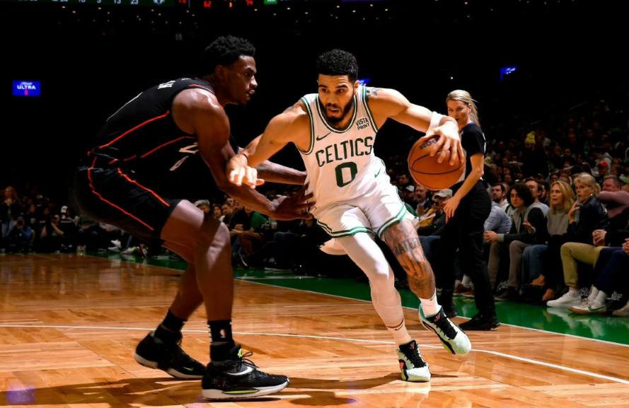 爱游戏-包含塔图姆关键节点连败，巴塞罗那带队取胜！的词条